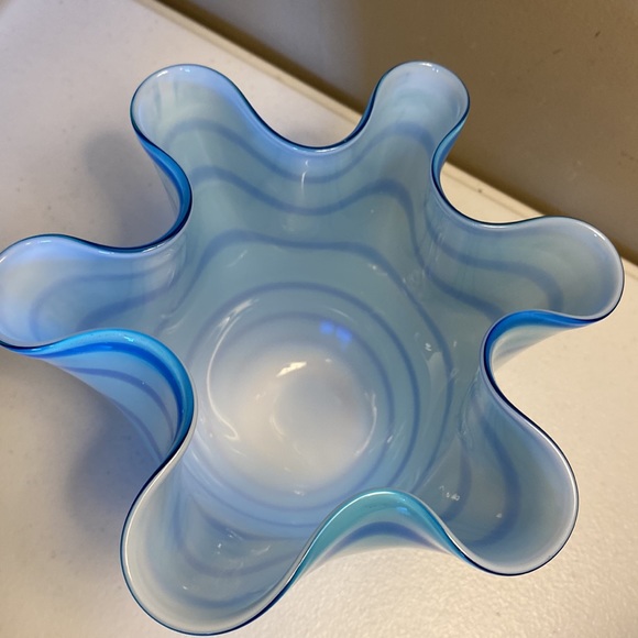 Hand Blown Handkerchief Vase - Picture 3 of 6